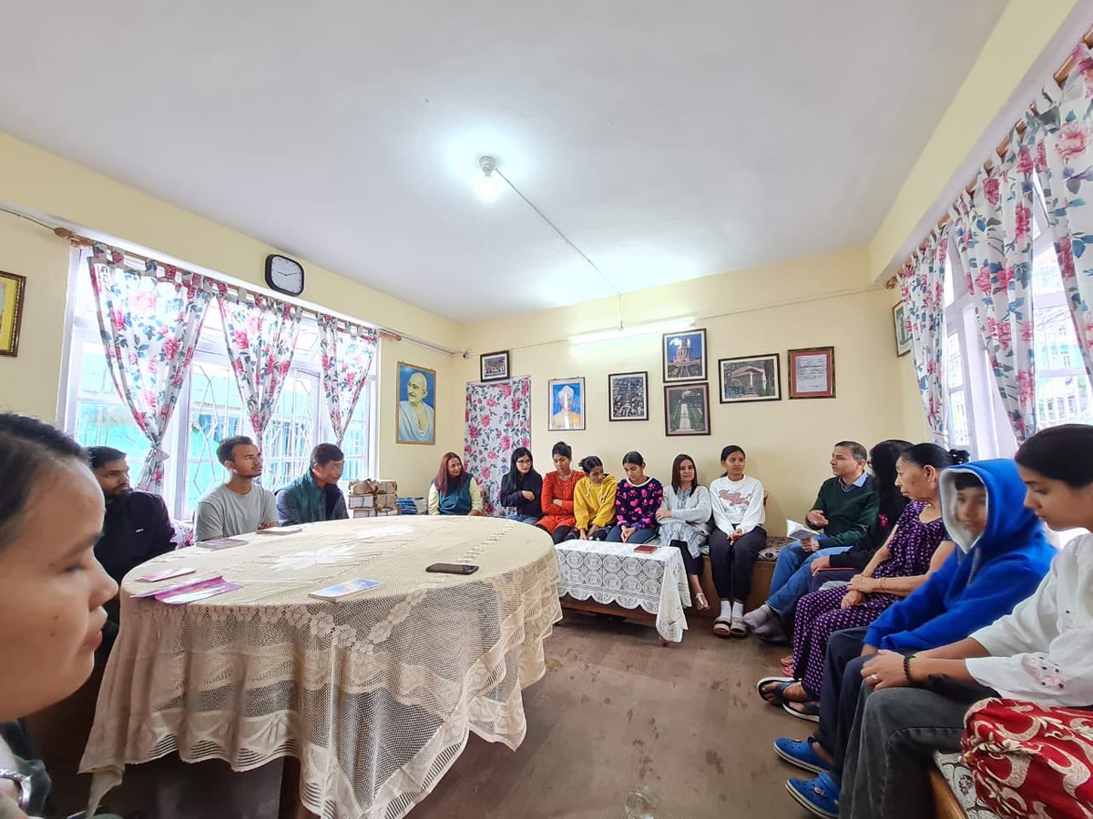 karishma_nair3's tweet photo. The #Bahai community of #Gangtok #Sikkim showing solidarity to the 10 women unjustly executed in #Iran in June 1983.
#OurStoryIsOne https://t.co/dDDzjz2svB