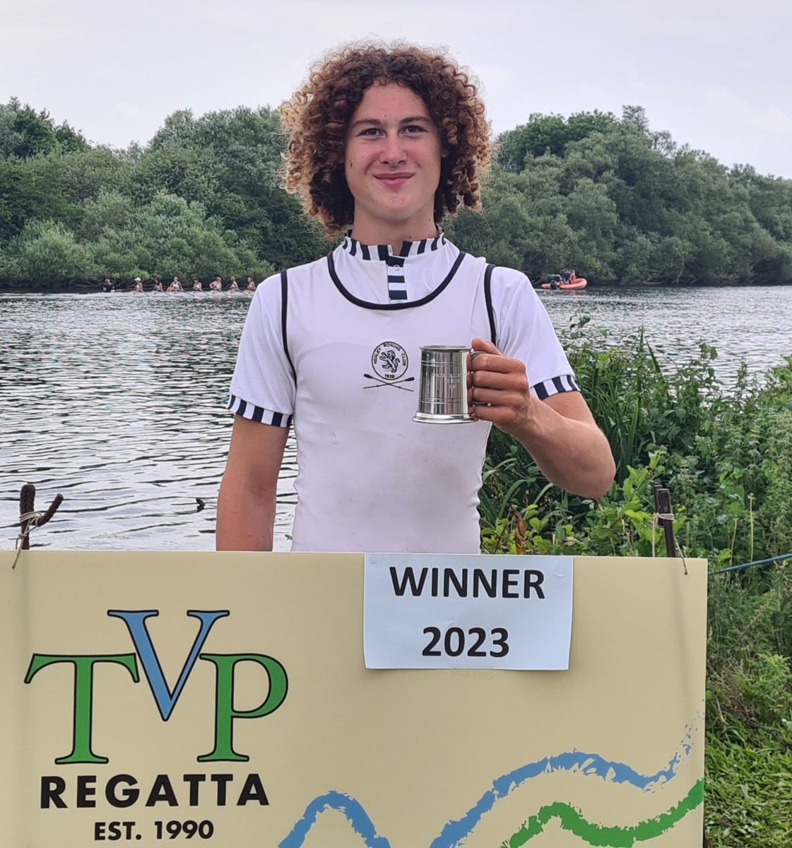 voxl2ba's tweet photo. @rtregatta The result of the J15 1x final (race 177 at 17.43) is published wrongly in your results. 
The winner was Richardson of Henley Rowing Club. It was not Jebb of Christchurch. 
Please amend accordingly.
Here is Richardson with his tankard. https://t.co/5m2bBvoc8L