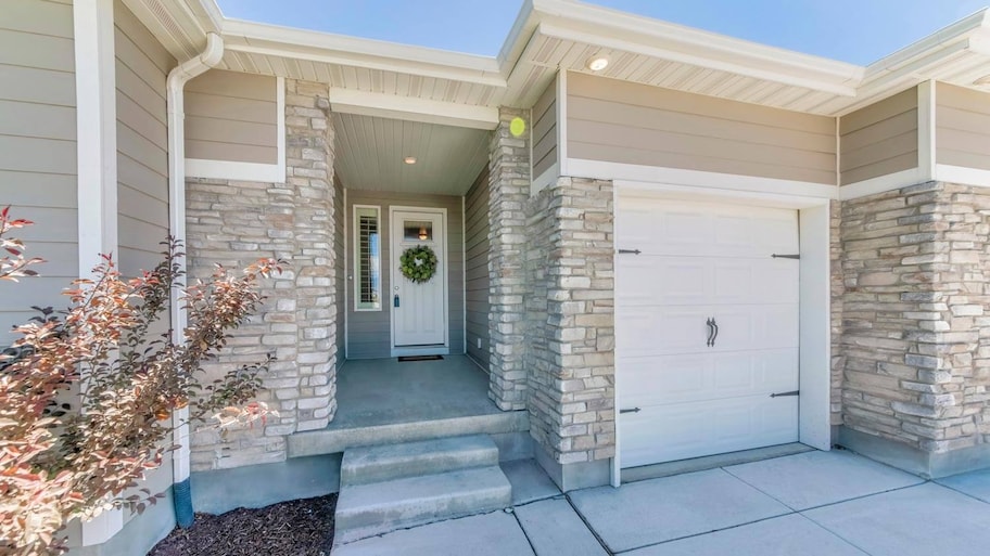 Stone veneer siding is a good option for updating the look of your home. #getoutside #exteriordesign  cpix.me/a/171846147