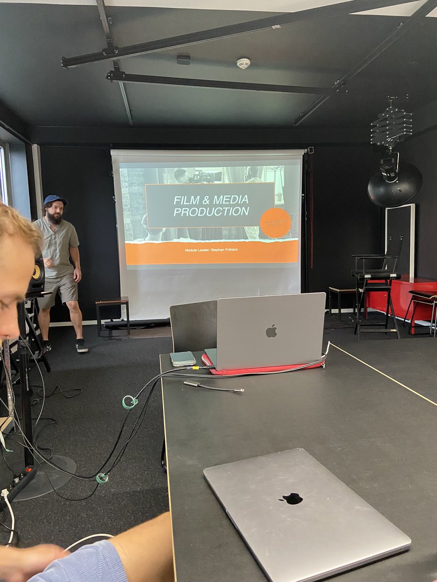 vinjtren's tweet photo. In Berlin — HELLO GERMANY, HELLO BERLIN, HELLO TRIMESTER 1/3 - ROAD TO BA (HONS) FILM &amp; MEDIA PRODUCTION - MISSION 2/2.

🎬🎭🎥🎞️📚🇩🇪

@deutschepop &amp; @UniWestLondon https://t.co/ty7QXLHTcQ