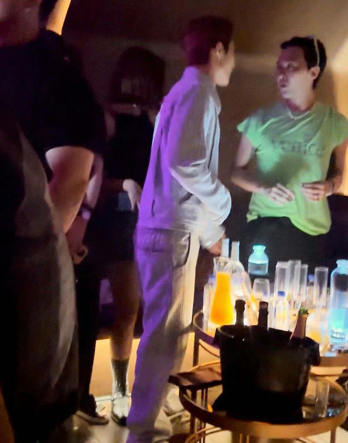 Kim Hanbin spotted with G-Dragon at Bruno Mars' after party

#비아이 @shxx131bi131