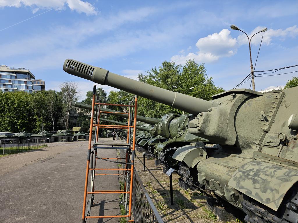 YPasholok's tweet photo. ISU-152 Central Army Museum repaint works.
#isu152
#cmvs https://t.co/KpegN4eT6z