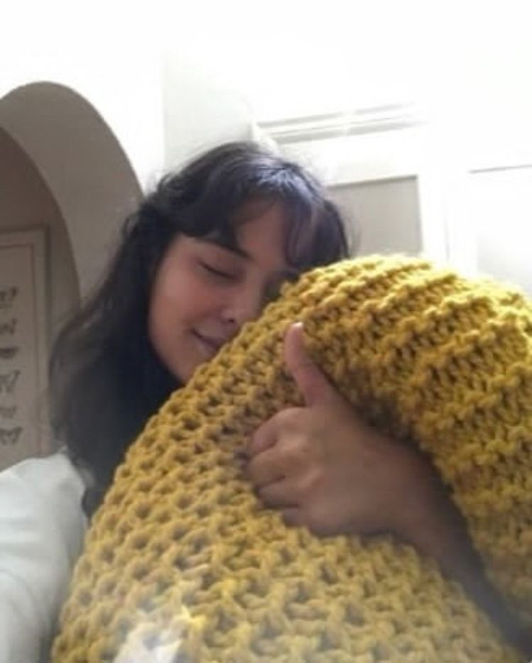 that time laura lee knitted a blanket for lottie