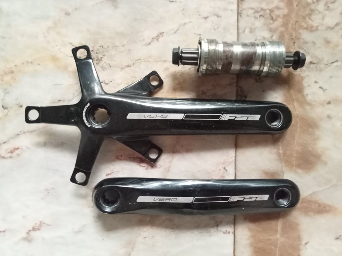 jeffreysirie's tweet photo. WTS Crank Arm Set ,FSA Vero, BCD 130, arm length 170 plus BB-nya model Isis-Link (mirip Octa link Shimano tp beda ya), drat aman, minus pemakaian wajar,  RP.350K bs nepis all my items, WA https://t.co/dDVBeZJcUw , 📍Perdatam, Pancoran, JakSel #fnfjb #rbjb #frbjb #fpjb https://t.co/YhywEnlN44