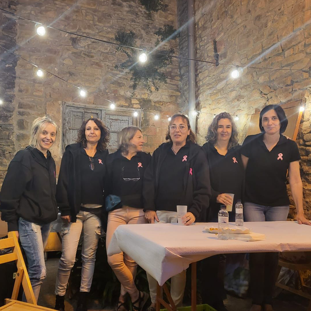 🎵 Gran vetllada ahir a la nit, amb el primer dels concerts del cicle d'estiu a la Plaça de l'Esglèsia, de la mà de <a href="/grupsetembre/">Setembre</a>. Un plaer musical.