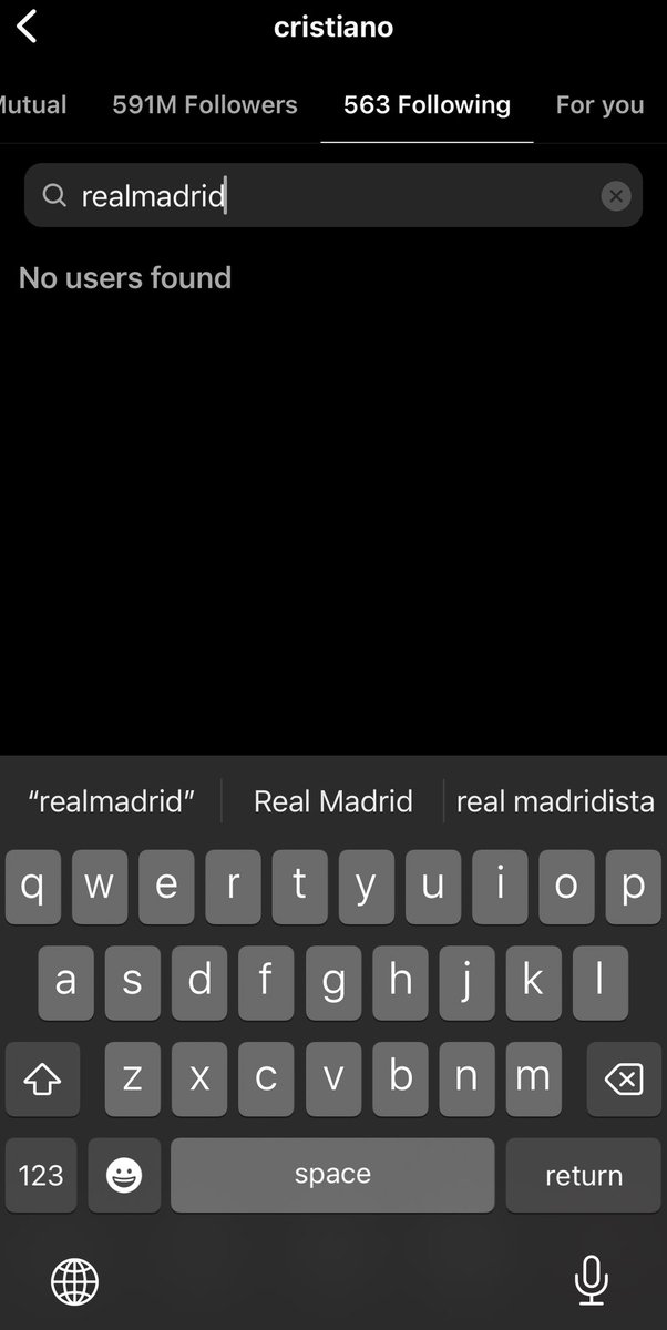 @nocontextfooty Not even cristiano follows Real Madrid 😭