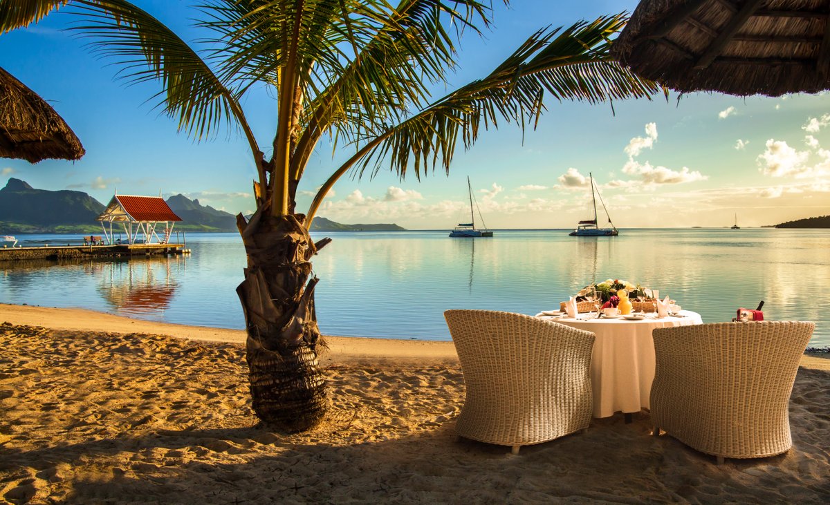 Thompsons Holidays tweet media