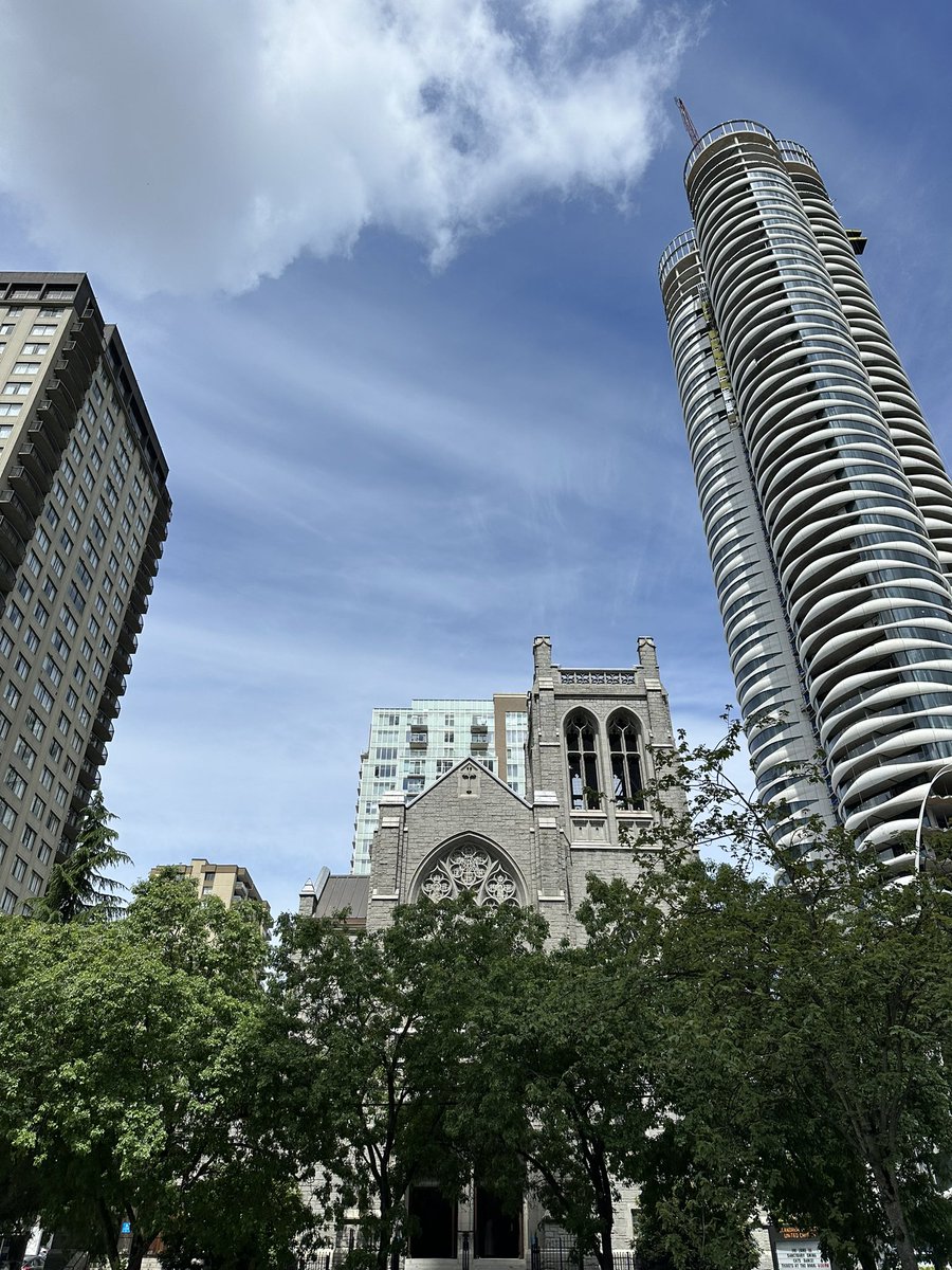 In beautiful Vancouver for #CVPR2023 

Reach out to me if you're around