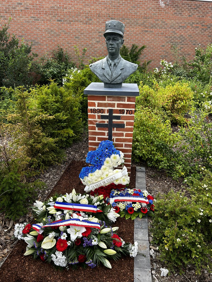 MadyDorchies's tweet photo. #appeldu18juin #cuincy cérémonie et inauguration de la stèle #deGaulle .Deux générations de porte drapeaux et un ambassadeur de la #mémoire comme Jacques Desbonnet pour rendre hommage au général #DeGaulle
#Noublionsjamais #DevoirdeMémoire
@hautsdefrance #résistance https://t.co/VRCLjnx9W4