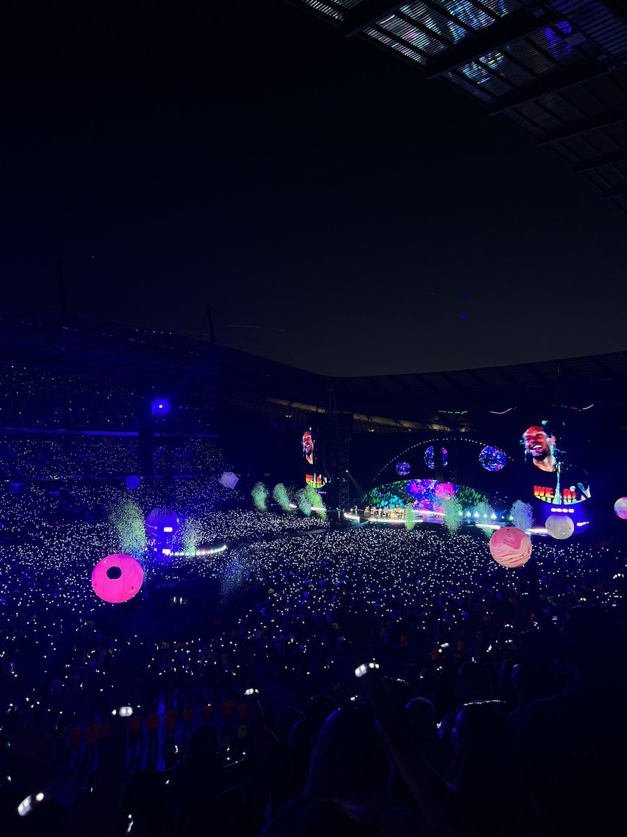 The last month has been tough following my dclin rejection but feeling hopeful, optimistic &amp; ready to reflect going forward for the next cycle of applications. I’ve had the most beautiful month with my people. Edinburgh with the girls, Harry styles, Lake District &amp; Coldplay 🥺🤍