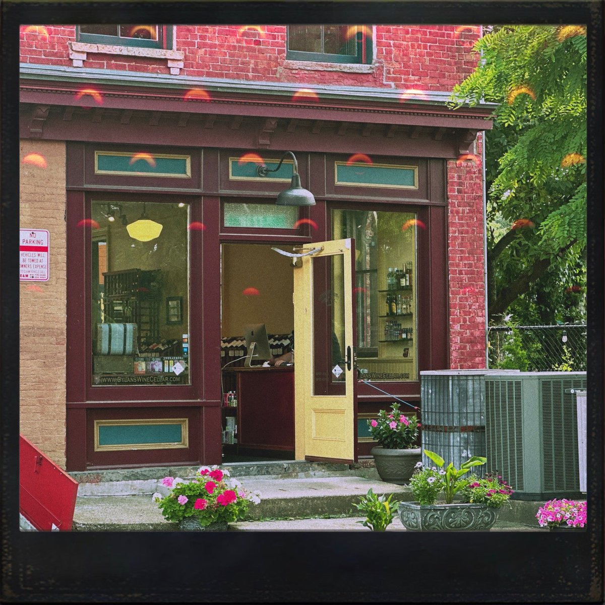 My fav wine store! 😍 (@ Dylan's Wine Cellar in Peekskill, NY) swarmapp.com/c/bkMs79b3bCv