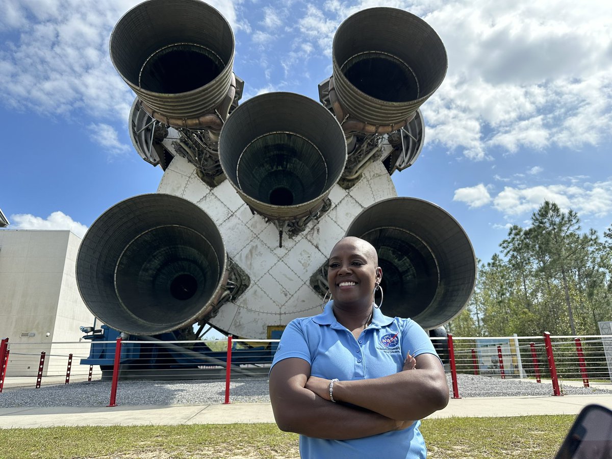 Reneehortonphd's tweet photo. Hi #blacinspace. I'm Dr K Renee and I work for @nasa formerly worked on @NASAArtemis and I'm an @astroaccess ambassador. 

I believe space should be inclusive. https://t.co/Zm9Zqa4QwV