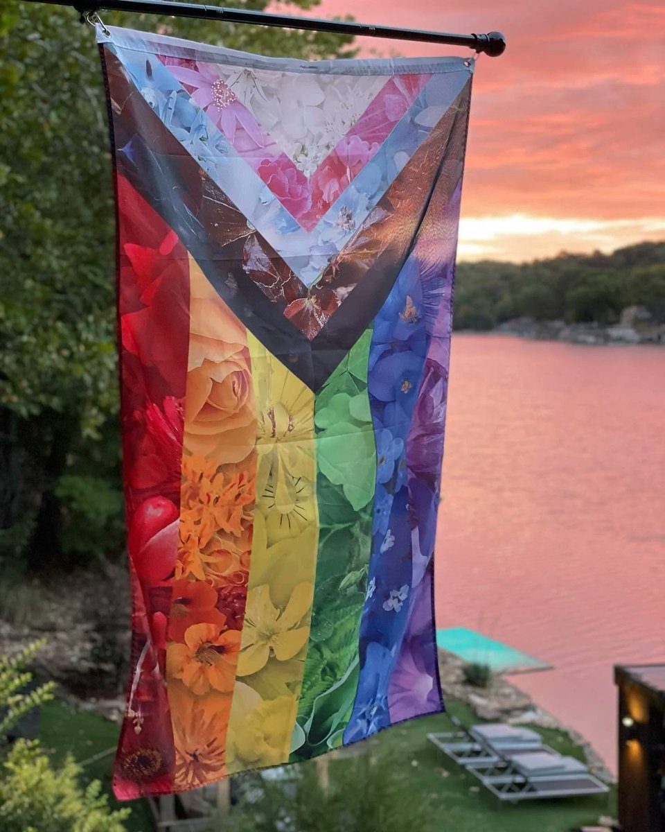 NCardCreative tweet media