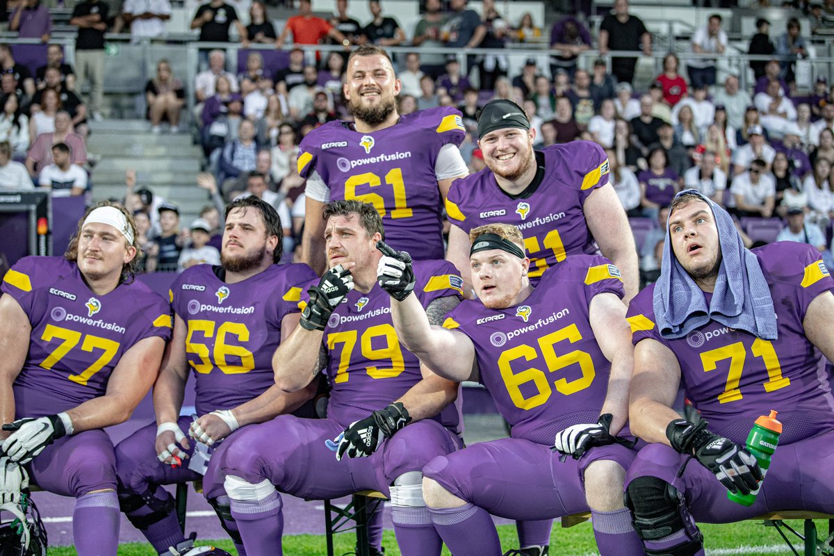 Caption This! ✍️
Wrong answers only _____

#OLine #UnsungHeroes #ViennaVikings #PurpleReign 
📸 <a href="/kingofkick2/">Peter Kramberger</a>