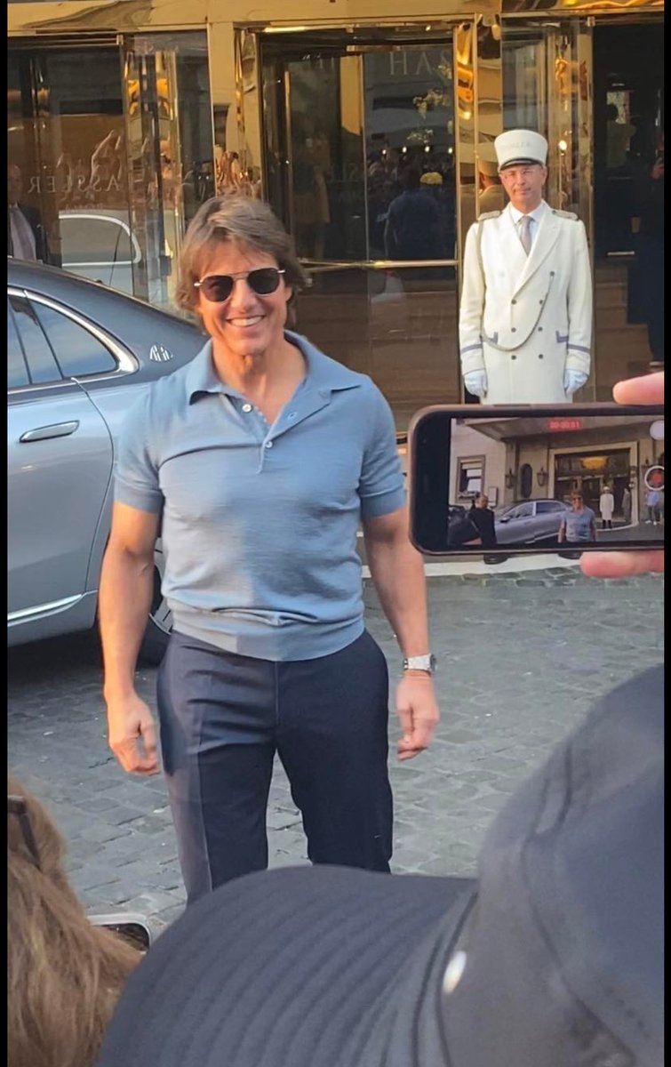On holiday in Rome and without knowing he's even here, ended up this close to the man himself Tom Cruise!