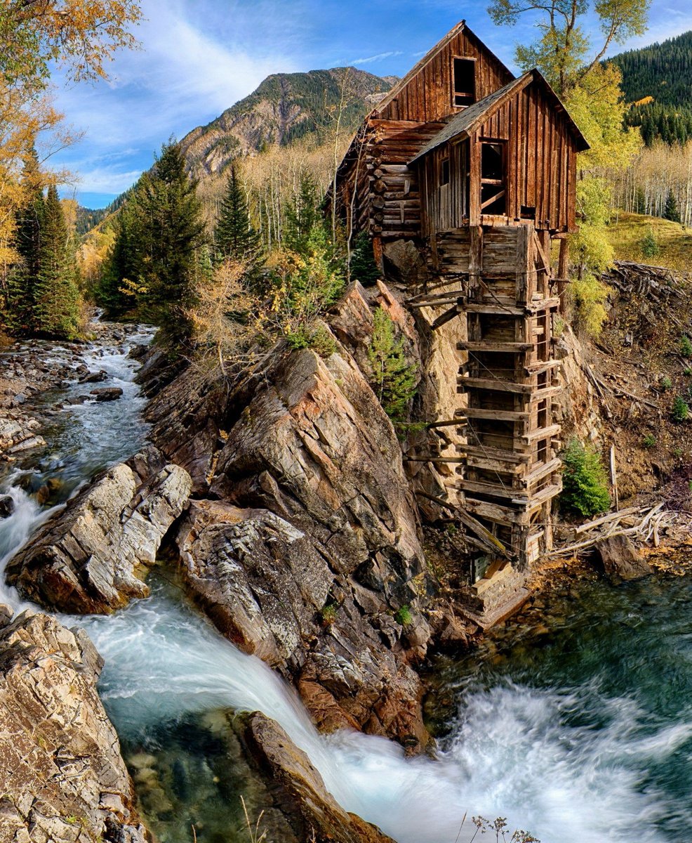 The Crystal Mill, or the Old Mill is an 1892 wooden powerhouse located on an outcrop above the Crystal River in Crystal, Colorado, US. It is accessible from Marble, Colorado via four-wheel drive. 

#nature #Mill #naturebeauty #scenic #photography 

Wiki: en.wikipedia.org/wiki/Crystal_M…