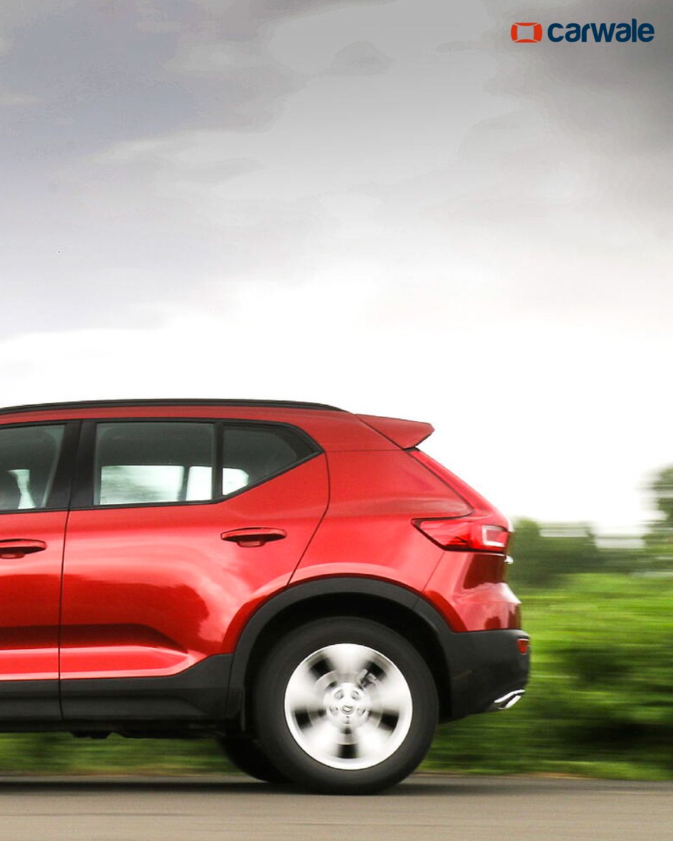 CarWale's tweet image. The #VolvoXC40Recharge is the baby #SUV in the line-up that gets a new #mildhybrid power plant. It retains the quirky design, has a highly practical cabin, and is the most feature-rich of the lot.

Learn more: bit.ly/3PjqD3m

#VolvoIndia #CWPhotos
