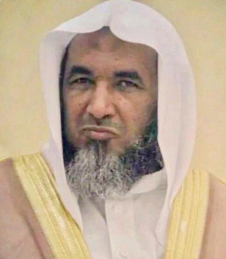 AHMD_Law's tweet photo. والدي الشيخ: عبدالله بن عبدالرحمن آل سحيم "رحمه الله"
سأحكي لكم إحدى قصصه:
كنا نسكن في إحدى حواري مكة المكرمة، ونظراً لقلة حلقات التحفيظ للنساء في تلك الفترة ولعدم وجود حلقة تحفيظ في الحارة التي نسكنها قام بوقف إحدى الشقق في منزلنا، وتحويلها إلى حلقة لتحفيظ القرآن الكريم للنساء. https://t.co/nOHOci2Q3j
