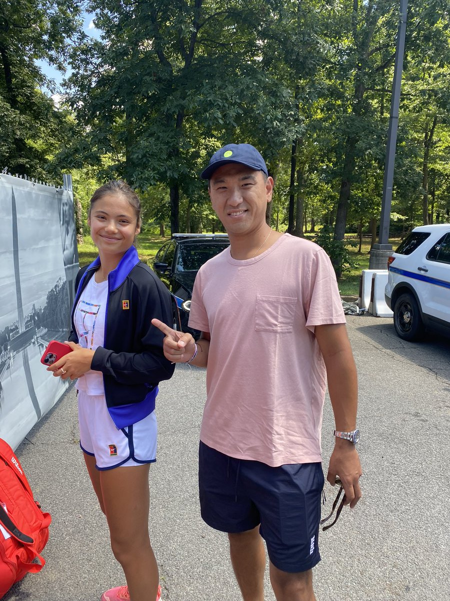 @queencski @stu_fraser That’s funny because I also saw her at the CitiOpen too in the players entrance and she couldn’t have been more friendly and willing to take a picture. Maybe right after a workout, getting ready for a match isn’t the best time, maybe she is trying to focus