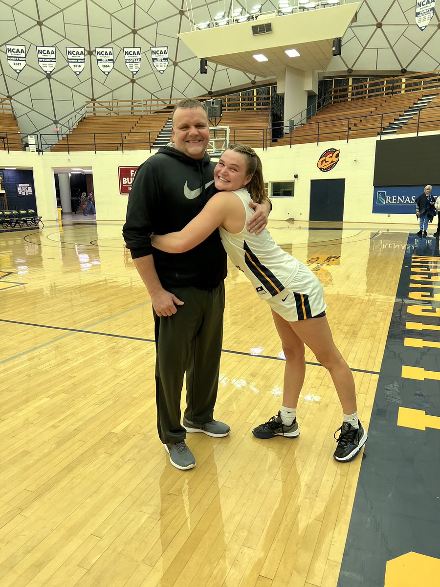 GoChoctaws_WBB's tweet photo. Happy Father’s Day to some of our @GoChoctaws_WBB dads. We are so thankful for you all. https://t.co/rHF6EmVVjd