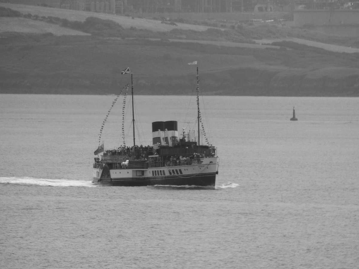 dalefortcentre's tweet photo. It's not every day a paddle steamer passes by Dale fort. Today, we were treated to the views of the 'Waverley', the world's last sea going passenger paddle steamer, on its trip around Skomer, Stockholm & Ramsey from Milford Haven. #fieldstudiescouncil #waverleypaddlesteamer https://t.co/HxSUMHaj3I