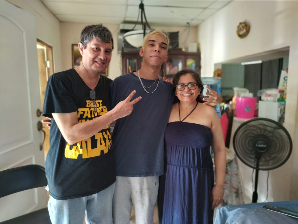 olmedogg's tweet photo. Gracias eminen por pasar a saludarme este dia del padre #yomellamopa https://t.co/CsaSrYjDzE