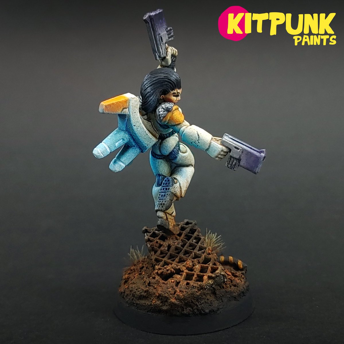 KITPUNKER's tweet photo. Commander X (Void 1.1 - 2001) Been wanting to paint her for a while now, also trying to improve my miniature photography. From the classic out of production game Void 1.1, she's the commander of my VASA force, painted in a more modern style. #void #warmongers  #miniaturepainting https://t.co/3zZlYmb6Uf