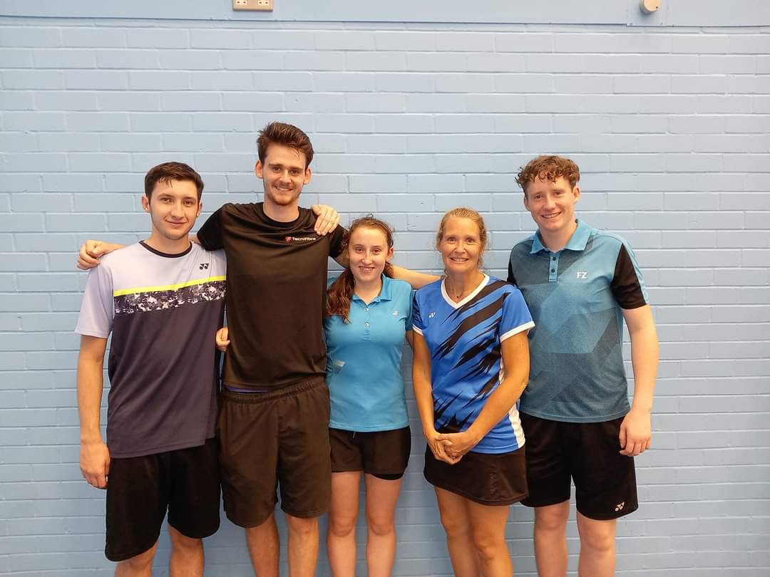 UKracketlon's tweet photo. Congratulations to the 2023 County Champions- Surrey! Despite the best efforts of Oxfordshire there was no stopping the title returning south after its 4 year extended stay in Nottinghamshire (who won in 2019).
Well done to Callum, Leon, Holly, Susie and Luke. https://t.co/5MaxVQx2dD