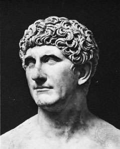 Today 30BC Mark Antony has a victory over Octavian at the Battle of #Alexandria, later in August Octavian invades Egypt.