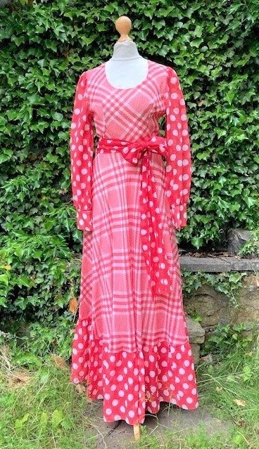 New Listing #summerstyle #vintagefashion #1970sDress #prairiedress #countrystyle #oklahoma #nashville #prairiedress #etsy.com/uk/shop/GINGERMINTVINTAGE