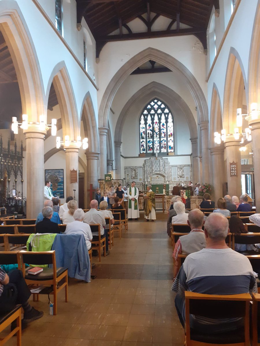 This morning we said farewell and thank you to Revd Tom Studman as he and Cathy, Oliver, George and William prepare to move to @stedsandstjames. We will miss you all very much but give thanks for everything you have brought to Christ Church and @StChrisM20 ❤️🙏.