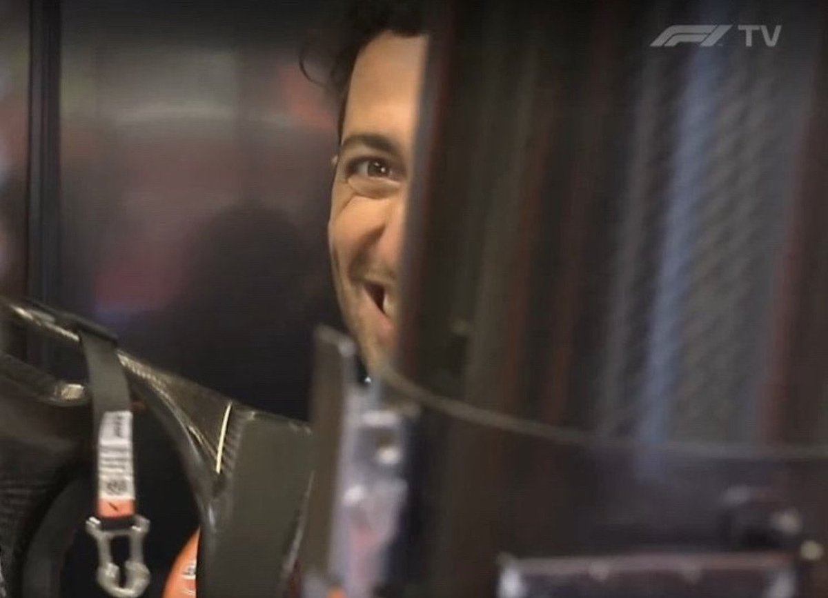 ricciardosbabe's tweet photo. Daniel looking at Checo's results: https://t.co/Ghc6Qfso5B