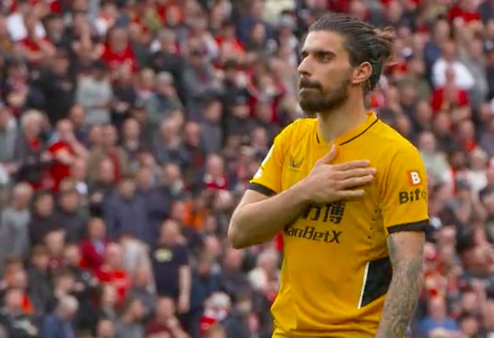CobboldKeith's tweet image. Six years of pure class, he has never let us down. More than that, there's a profit of over £30 million as he moves on.
Thank you Ruben, ignore the nasty comments, best of luck to you and your wonderful family in the future, you deserve it!
#wwfc. @rubendsneves_ #onceawolf,..!