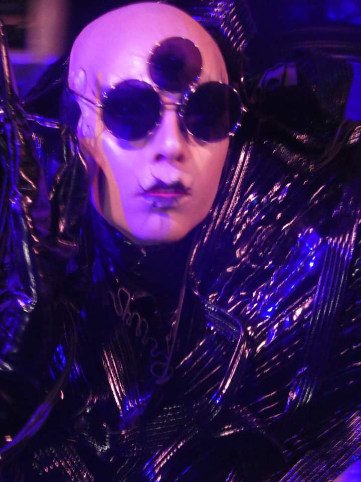 glitterant's tweet photo. Such a fabulous time at the Monster Ball! @CheddarGorgeous @klubkids_uk @Cruz101Official https://t.co/FFiOabawvC