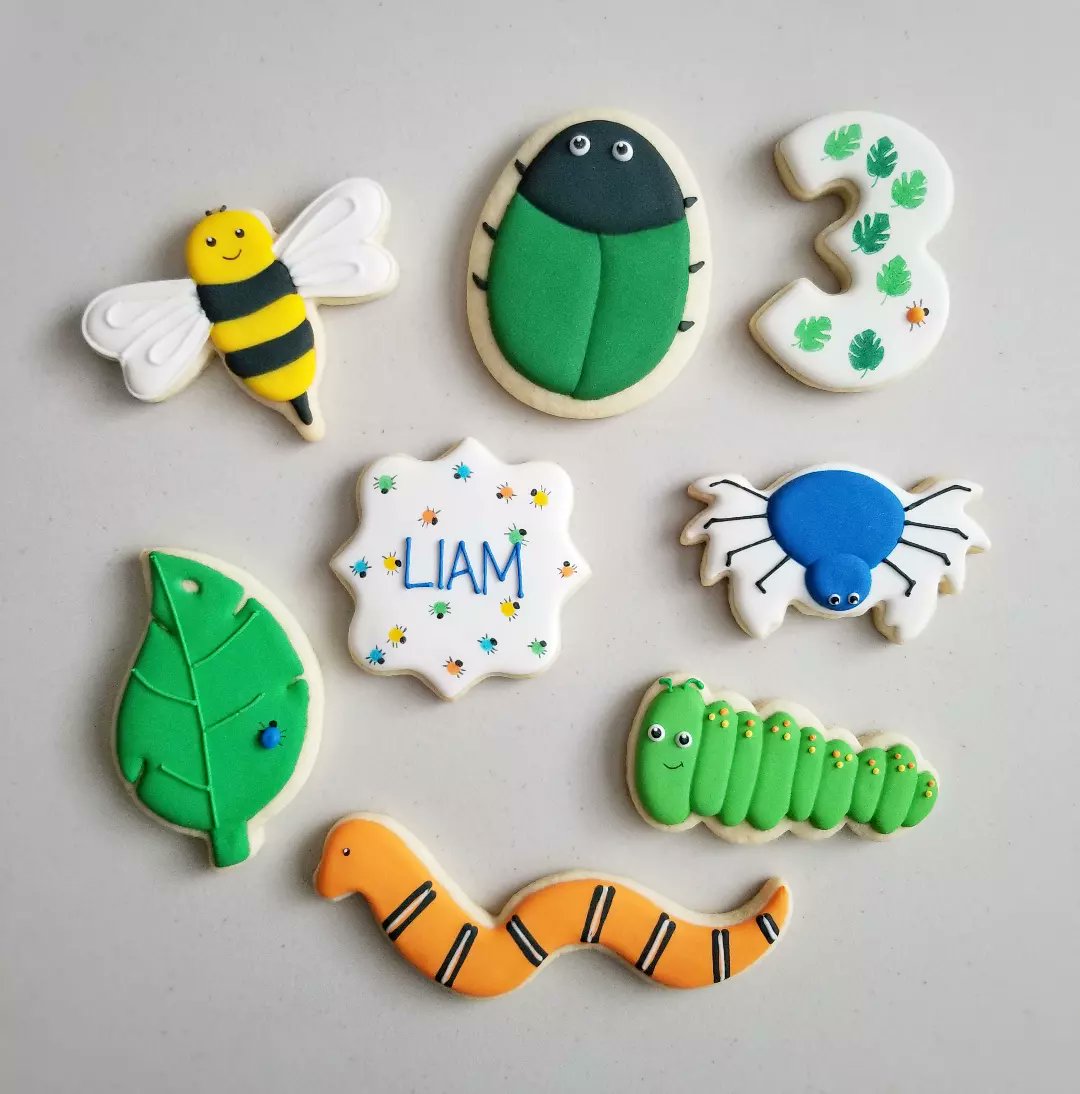 Insects and Bugs Cake and Cookies
#insectcake #bugscake #insectcookies #bugscookies #decoratedcookies #decoratedcake #chameleon #ladybug #snake #insects #bugs #cakesofinstagram #cookiedecorator #cookieofinstagram #birthdaycakes #birthdaycookies #shoplocal #604eats #gardencake