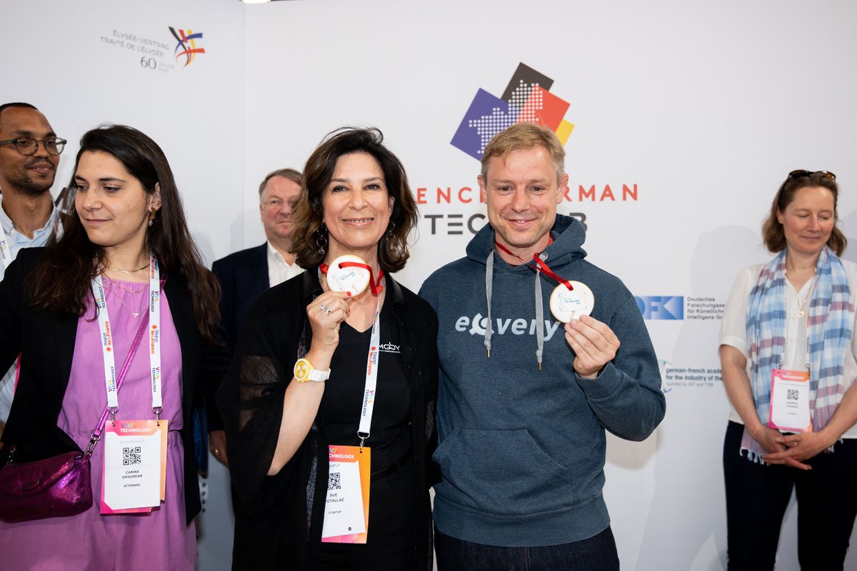 eCovery GmbH (inactive) (@ecoveryde) on Twitter photo So sehen Sieger aus: Wir haben bei der Challenge von <a href="/klein_wenner/">klein • wenner</a> überzeugt und durften bei der <a href="/VivaTech/">Viva Technology</a> on stage: Danke <a href="/brehbein/">Benedict Rehbein</a> fürs Pitching, <a href="/DFHUFA/">DFH-UFA</a> für die Bühnenzeit - und allen Beteiligten für die tollen Gespräche in #Paris! So sehen Sieger aus: Wir haben bei der Challenge von <a href="/klein_wenner/">klein • wenner</a> überzeugt und durften bei der <a href="/VivaTech/">Viva Technology</a> on stage: Danke <a href="/brehbein/">Benedict Rehbein</a> fürs Pitching, <a href="/DFHUFA/">DFH-UFA</a> für die Bühnenzeit - und allen Beteiligten für die tollen Gespräche in #Paris!