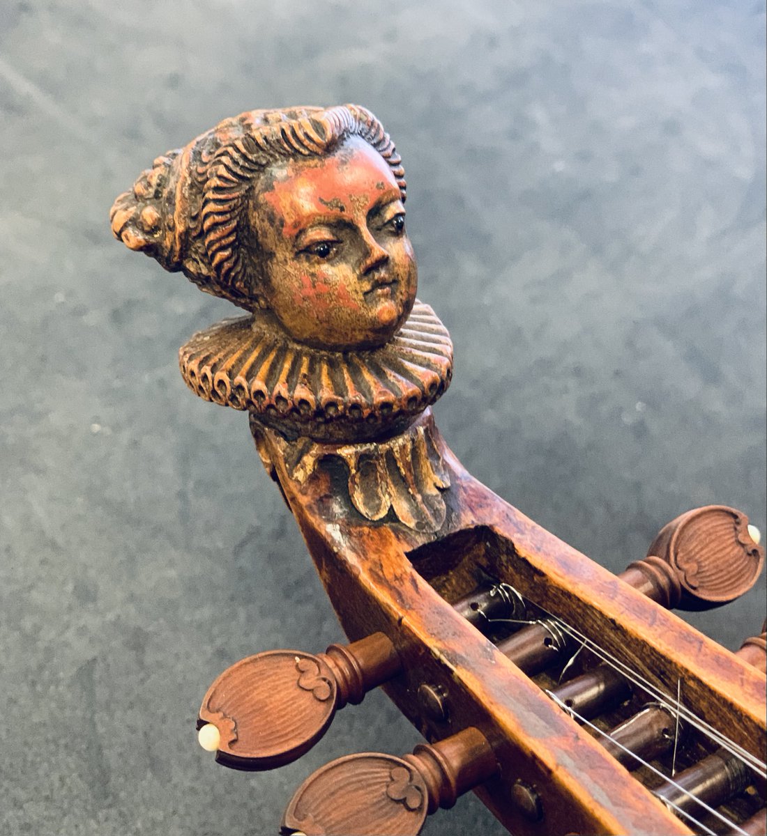 𝑬𝒎𝒂𝒏𝒖𝒆𝒍𝒂 𝑽𝒂𝒊 (@dremanuelavai) on Twitter photo The chapter focuses on the elaborate pegboxes of three citterns from the Ashmolean Museum <a href="/AshmoleanMuseum/">Ashmolean Museum</a>. It asks what these visual and material features might say about the role that musical objects played in Renaissance social worlds, beyond their music-making capacities... The chapter focuses on the elaborate pegboxes of three citterns from the Ashmolean Museum <a href="/AshmoleanMuseum/">Ashmolean Museum</a>. It asks what these visual and material features might say about the role that musical objects played in Renaissance social worlds, beyond their music-making capacities...