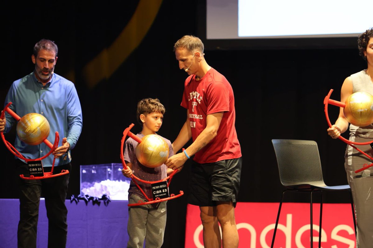 CIBAMalaga's tweet photo. 👣❤️🫂
🏀 Pepe Sánchez
🏀 Ainhoa López
🏀 Fundación Unicaja
🏀 María Casado
#CIBAMalaga #CIBAForum #CIBA https://t.co/GekmR8W3z1