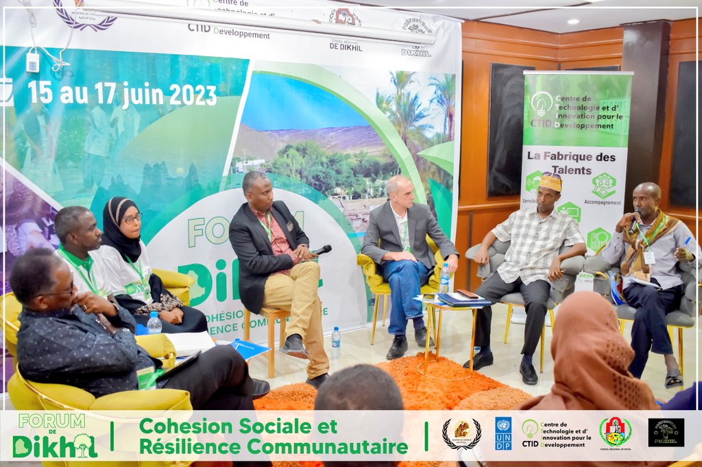 ForumDeDikhil's tweet image. [#ForumDeDikhil] 

Retour en 📸 Panel 1

🛑Thème:𝗖𝗼𝗵é𝘀𝗶𝗼𝗻 𝗦𝗼𝗰𝗶𝗮𝗹𝗲 𝗲𝘁 𝗥é𝘀𝗶𝗹𝗶𝗲𝗻𝗰𝗲 𝗖𝗼𝗺𝗺𝘂𝗻𝗮𝘂𝘁𝗮𝗶𝗿𝗲: 𝗿𝗲𝗴𝗮𝗿𝗱𝘀 𝗰𝗿𝗼𝗶𝘀é𝘀

#Djibouti #FDD2023 #Cohésion #Sociale #Résilience #Communautaire #Culture #Langue #Intergénération #Jeunes #femmes