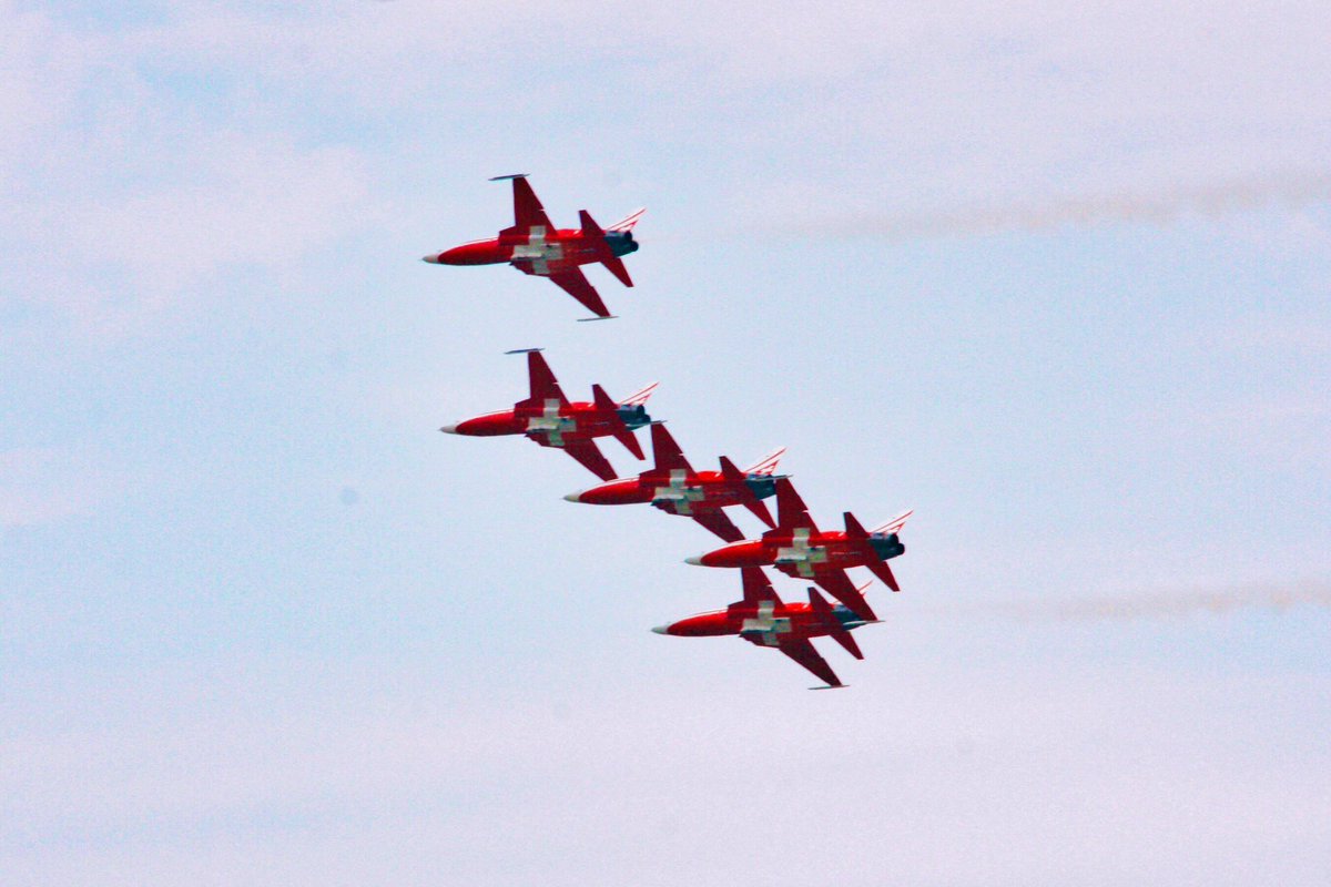 matt_cork's tweet photo. The stars of the show at last weeks @cosfordairshow for me! 🙌 🤩 

Incredible display from @patrsuisse 🇨🇭 

#rafcosfordairshow #airshow #rafcosford #swissairforce #patrouillesuisse #tigerf5 https://t.co/9FLvoSnNcE