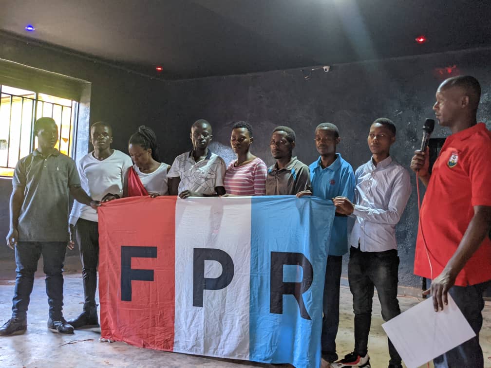 fpr_nduba's tweet photo. Ku munsi wa 2 w'inteko rusange ya @FprInkotanyi mu midugudu igize  @Nduba_Sector imidugudu 32 itarakoze ejo nayo yarebeye  hamwe aho #Icyerecyezo2017_2024 kigeze gishyirwa mu bikorwa. Abanyamuryango bishimiye  ibyagezweho baniyemeza kwihurisha ibisigaye @PudenceR @merardmp https://t.co/a6MOtlY9PP