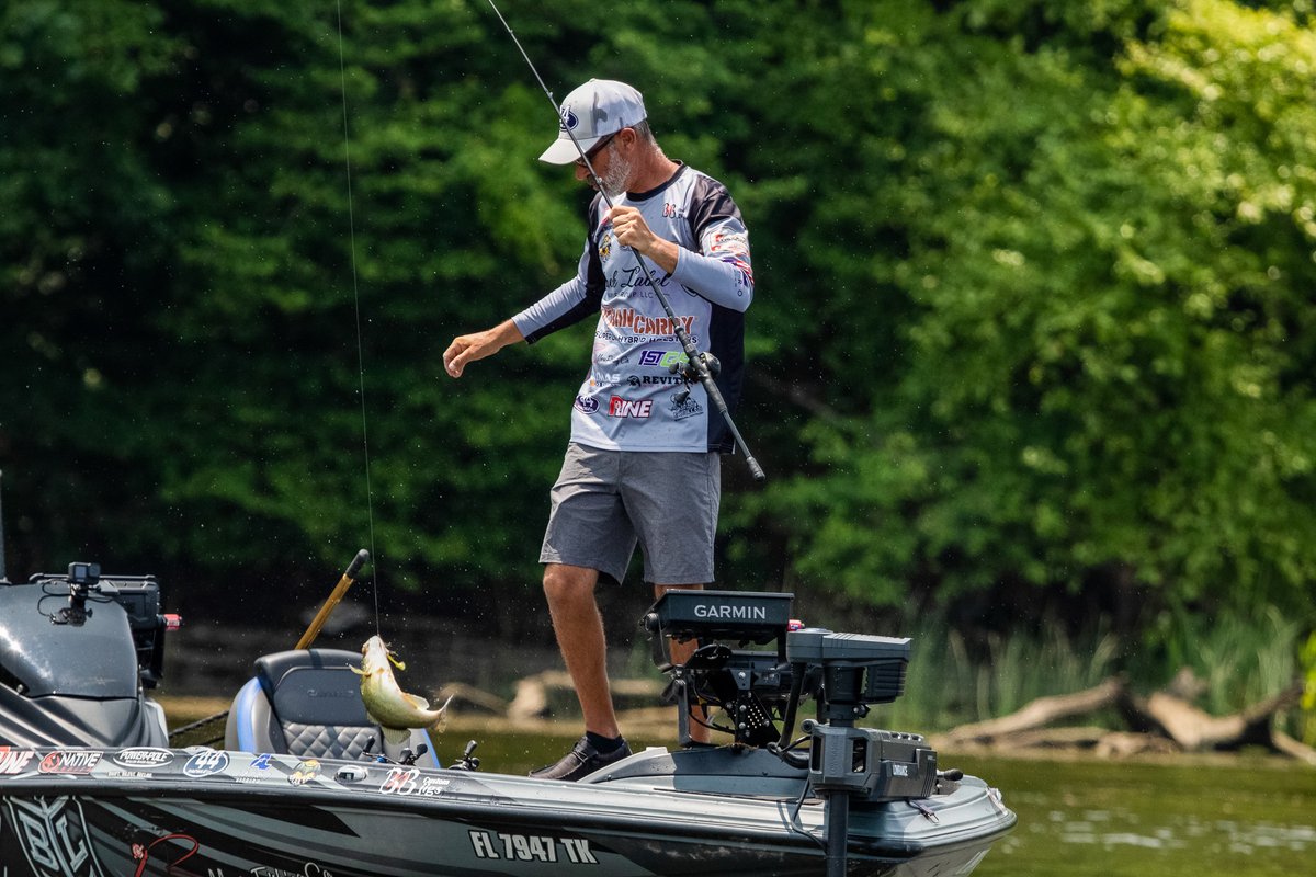 MajorLeagueFish's tweet photo. Before the nail-biting weigh-in of the @TackleWarehouse Invitationals, anglers made one final push during Day 2 of @thmarineteam Stop 5 at the Potomac River. Tune in to https://t.co/rSvmNb8BxA now to watch live!
https://t.co/U41xE3pVtn
#cutday #liveweighin #bassin https://t.co/eUHOOZloAI