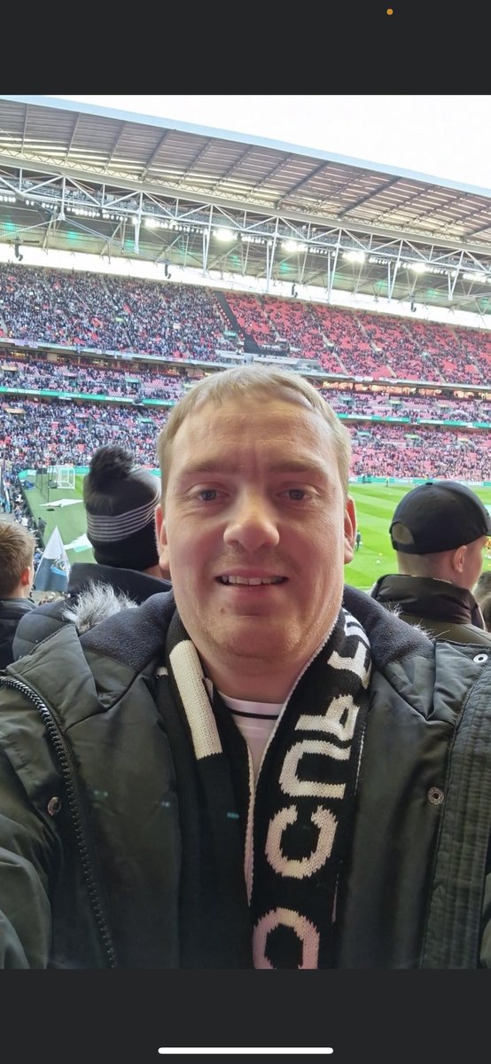 My uncle Lee Gilmour hasn’t turned up for work today which is out of the ordinary for him, we can’t get in touch with him and we’re starting to get concerned.

Lives in Forest Hall/Benton area and works in Wallsend if anyones saw him can you get in touch. 

PLEASE SHARE