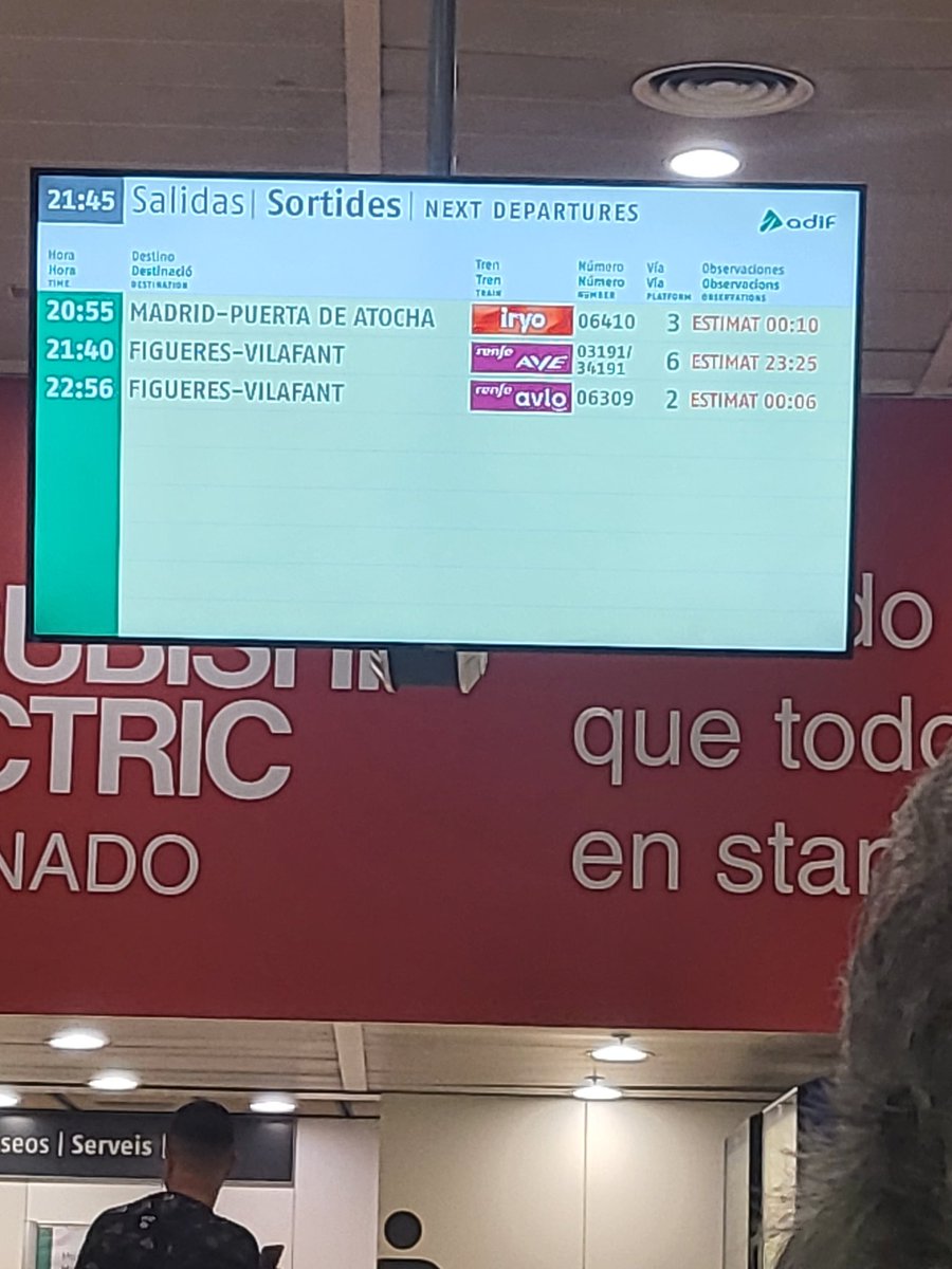 Tinyblackwidow's tweet photo. @iryo_eu lo de los retrasos de hoy es de coña... a las 3 de la mañana voy a llegar a Madrid. https://t.co/jvLOumXxPc