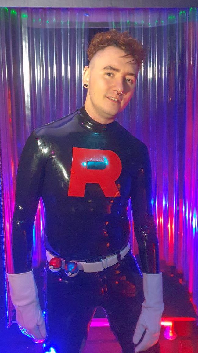 Silver✨find me on blue sky✨ (@spacepupsilver) on Twitter photo This #mrw has been delightful!
I hosted events with <a href="/MOD_Manchester/">Ministry of Drones</a>, ran my second ever physical store at the @MancRubMen market and met a heck of a lot of people!
I’m genuinely patting myself so hard on the back for really forcing myself to socialise and meet new people!
🖤🐝☢️ This #mrw has been delightful!
I hosted events with <a href="/MOD_Manchester/">Ministry of Drones</a>, ran my second ever physical store at the @MancRubMen market and met a heck of a lot of people!
I’m genuinely patting myself so hard on the back for really forcing myself to socialise and meet new people!
🖤🐝☢️