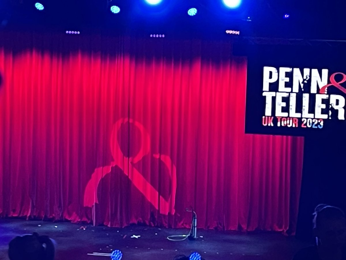 loopycott's tweet photo. Amazing night watching @pennjillette and @MrTeller on Thursday, my first ever live magic show and was blown away!! Absolutely incredible 🪄 https://t.co/CiVSAvjhFx