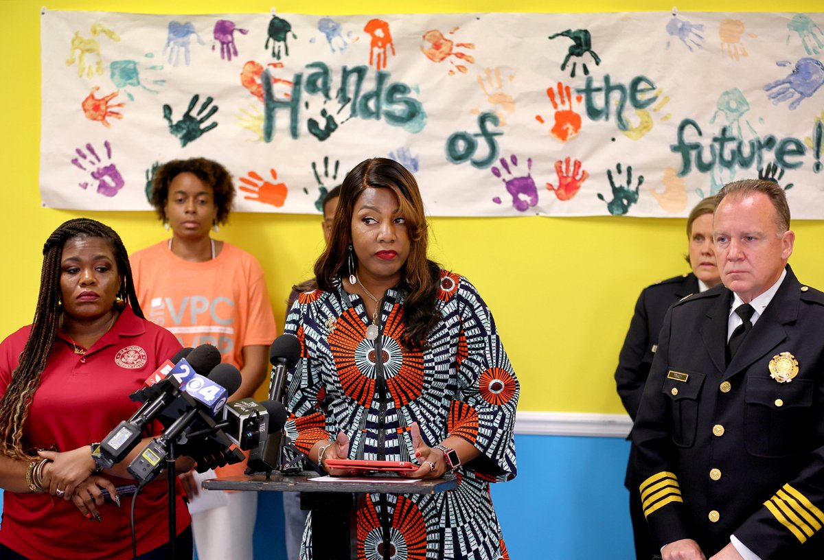 David Carson (@pdpj) on Twitter photo "Hands of the future"
10 teens shot, one fatally, at a party gone bad in downtown St. Louis. stltoday.com/news/local/cri… via <a href="/stltoday/">St. Louis Post-Dispatch</a> story by <a href="/KatieKull1/">Katie Kull</a> #STL "Hands of the future"
10 teens shot, one fatally, at a party gone bad in downtown St. Louis. stltoday.com/news/local/cri… via <a href="/stltoday/">St. Louis Post-Dispatch</a> story by <a href="/KatieKull1/">Katie Kull</a> #STL