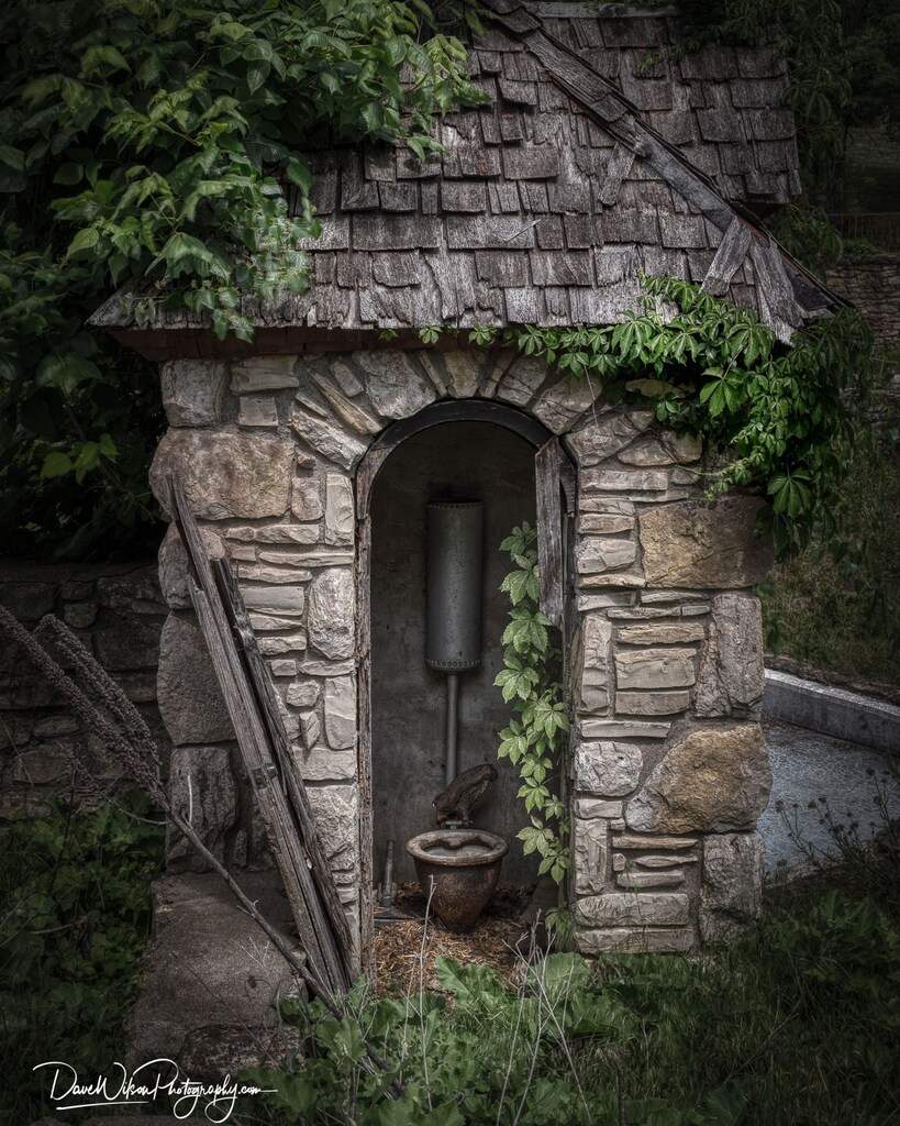 We spotted this old outhouse during a walkabout in Unity Village, Missouri yesterday afternoon. I'm pretty sure it's no longer in use :-)

From my photoblog at ift.tt/nBdA1lv.

#HDR #AuroraHDR #abandoned #derelict #UnityVillage #Missouri #MO #raw_abandoned #raw_usa …