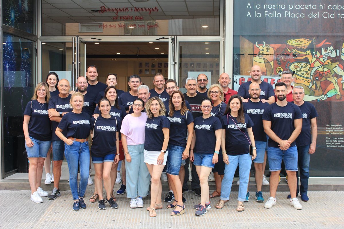 aj_algemesi's tweet image. IX Trobada de Boixets d’Algemesí
La Falla del Cid ha organitzat amb la col•laboració de l'Ajuntament la consolidada Trobada ¡. Ha comptat amb la presència de la nostra veïna Rosa, mestra de les boixeteres d'Algemesí. Èxit de participació amb boixeteres de Comunitat Valenciana