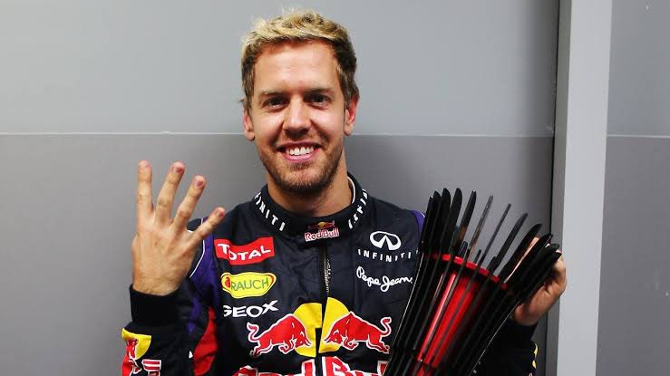 LockUpBrasil's tweet photo. 💯🏆

100 vitórias para a Red Bull na F1!

41 para Max Verstappen 
38 para Sebastian Vettel
9 para Mark Webber
8 para Daniel Ricciardo
5 para Sérgio Pérez 

Eles se juntam à Ferrari, McLaren, Mercedes e Williams na casa centenária!

#CanadianGP #RedBull https://t.co/k50rGy1BVa